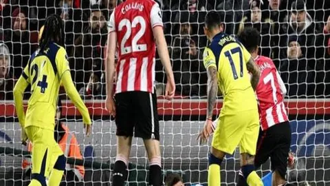 巴黎圣曼18轮力克摩纳哥，2-0大胜，姆巴佩梅开二度，梅西现身助阵