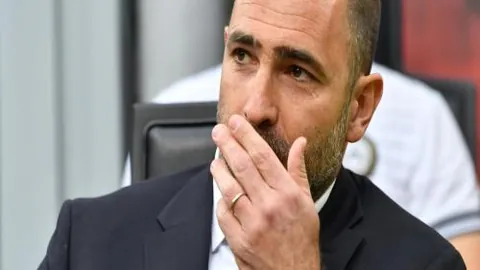 周一盛宴：多国联赛巅峰对决，连胜英雄齐聚展翅翱翔！